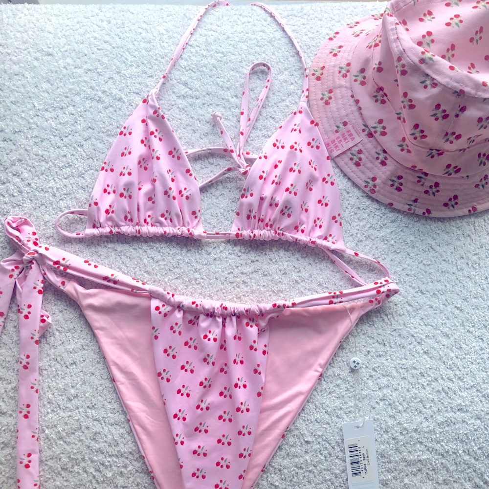 Frankie’s Bikini Set with Bucket Hat